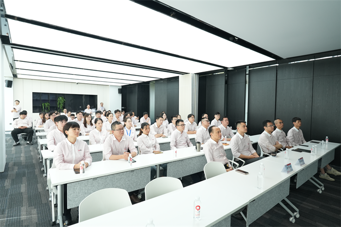 QGM: Вместе смотрим военный парад и собираемся с силами для прогресса