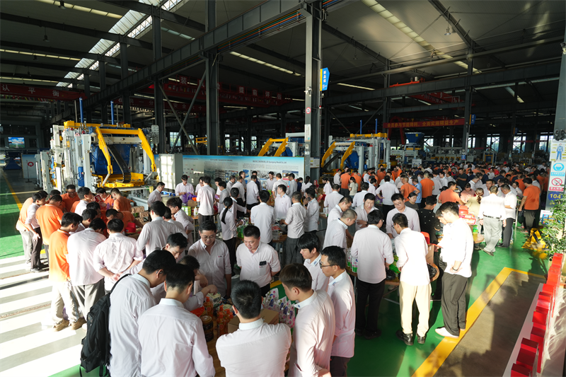 Полнолуние приносит радость и азарт, а «азартная игра» создает азарт! Вечеринка с игральными кубиками в честь Праздника середины осени в Quangong Machinery завершилась тепло